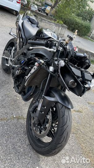 Yamaha r1