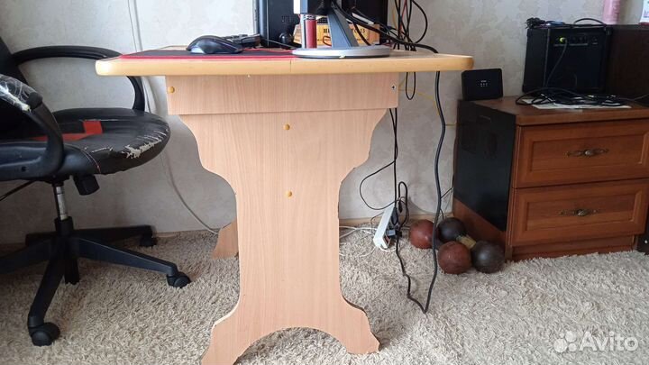 Компьютерный стол