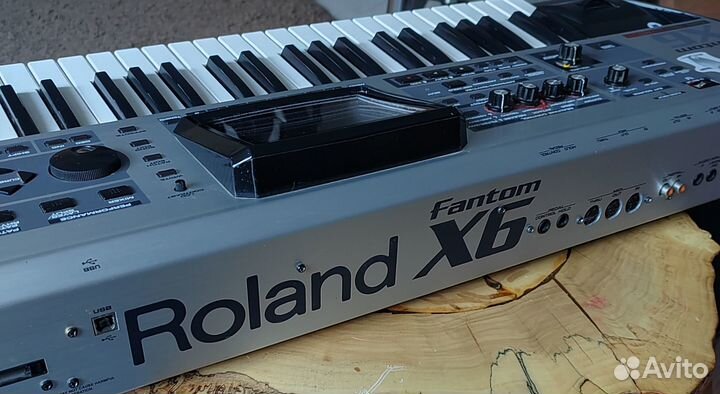 Синтезатор Roland Fantom X6