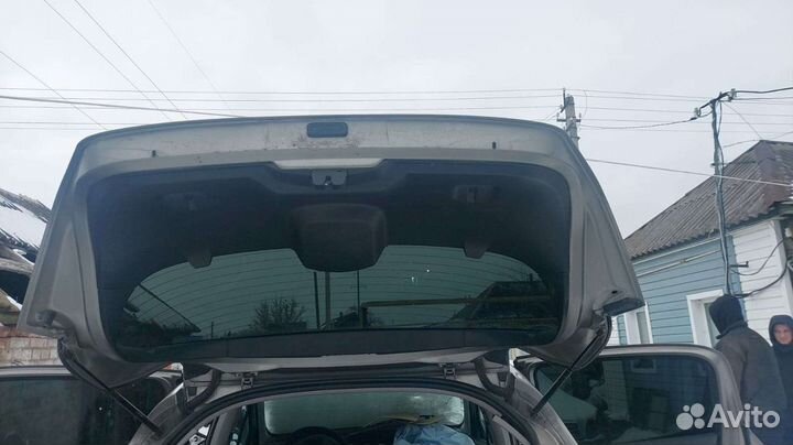 Peugeot 308 крышка багажника