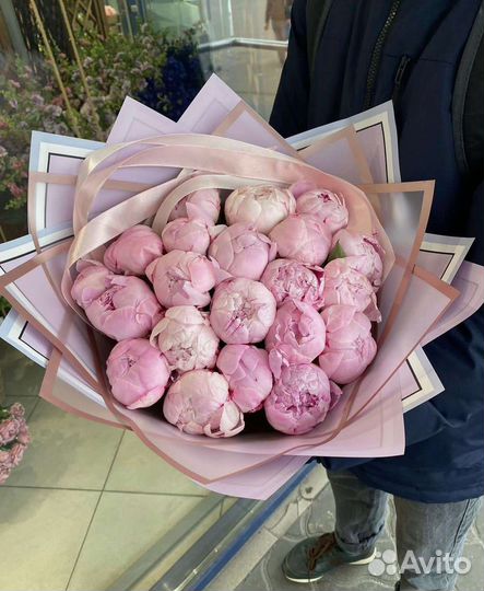 Букет цветов пионы