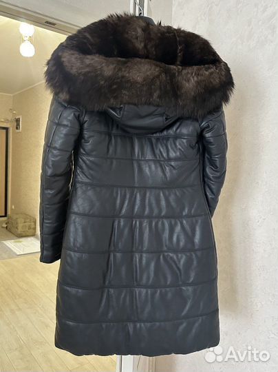 Зимняя куртка из натуральной кожи с песцом