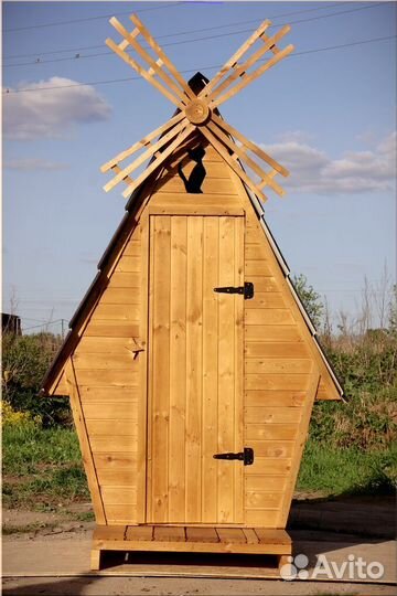 Уличный туалет деревянный KEY670