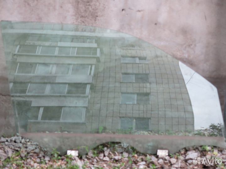 Стекло на правую переднюю дверь Nissan X-Trail