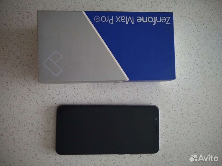 Смартфон Asus Zenfone Max PRO M1