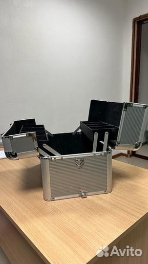 Чемодан визажиста стилиста, парикмахера бьюти кейс