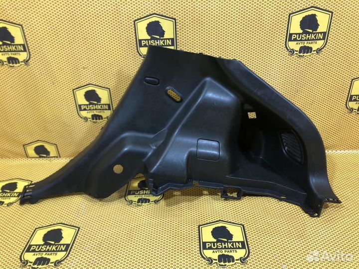 Обшивка багажника боковая нижняя правая Nissan