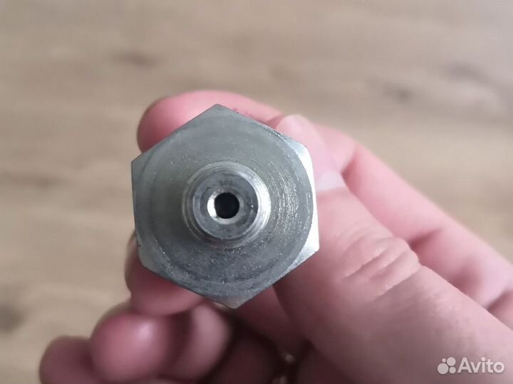 Датчик давления масла Mitsubishi Galant