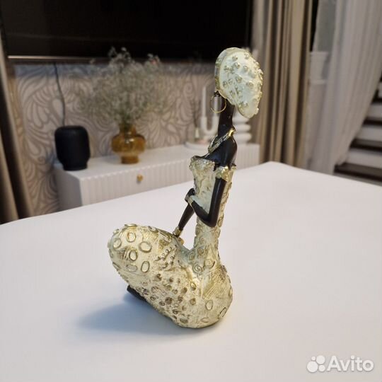 Статуэтка африканка