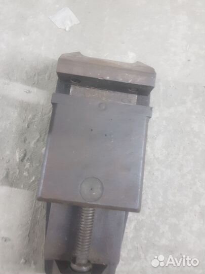 Тиски токарные