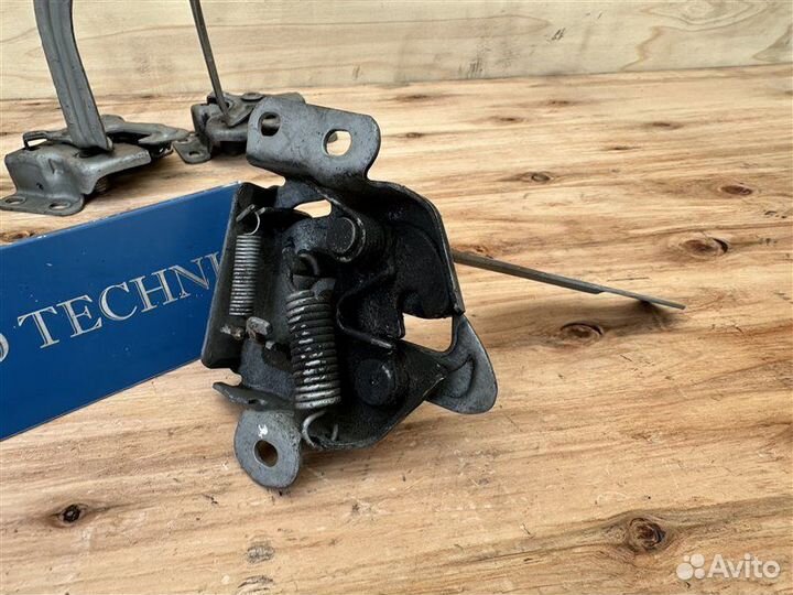 Замок капота Suzuki Escudo TD54W J20A 2007