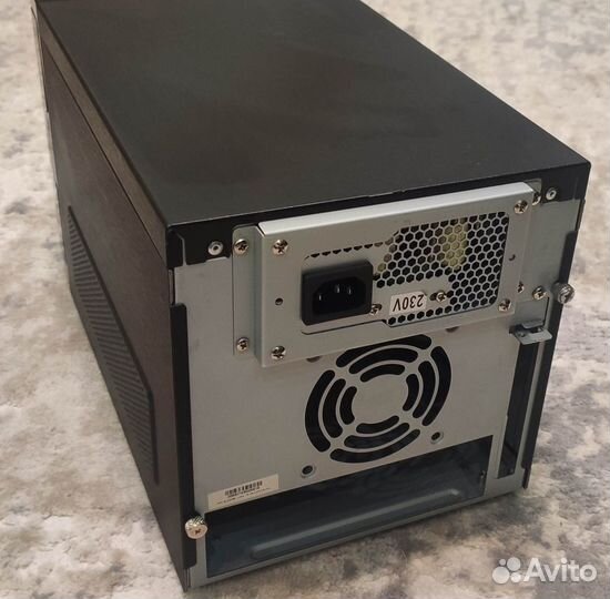 Корпус для компьютера mini-ITX с блоком питания