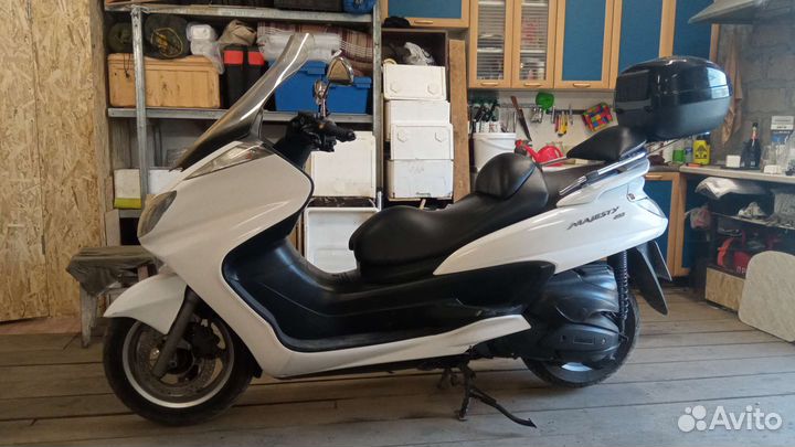 Макси-скутер Yamaha Majesty 400