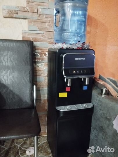 Продам водный диспенсер с электронным охлаждением
