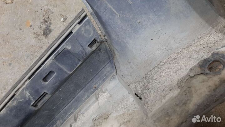 Порог пластиковый левый Passat B5