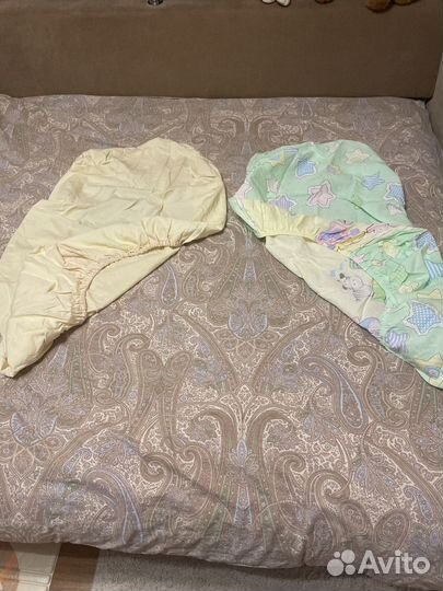 Простынки в детскую кроватку на резинке