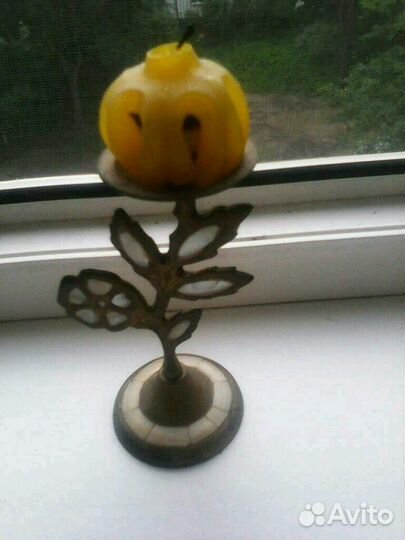 Свеча с подсвечником.аромосвечка