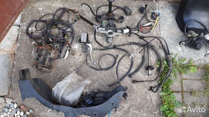 Запчасти на Suzuki GSX 600 F