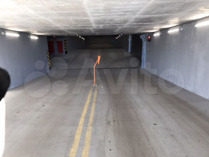 Машиноместо, 13 м²