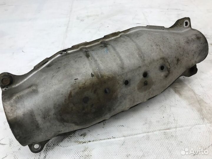 Тепловой экран правый Subaru Legacy BPE EZ30D 2006