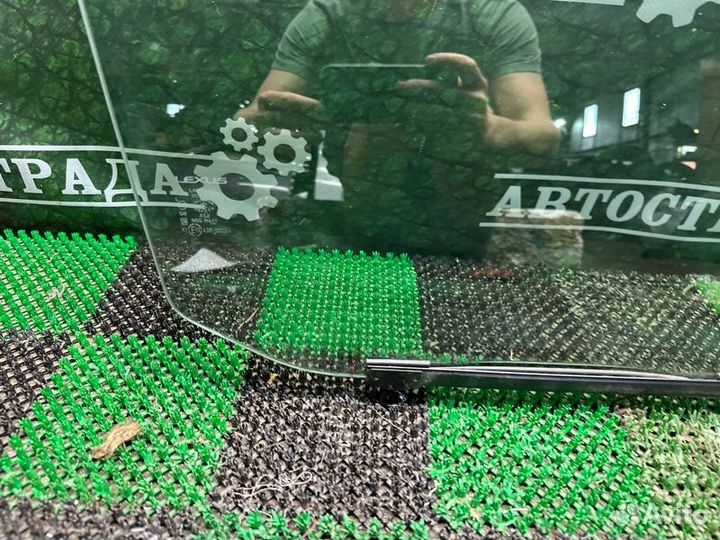 Стекло двойное переднее правое Lexus Lx 2009-2022