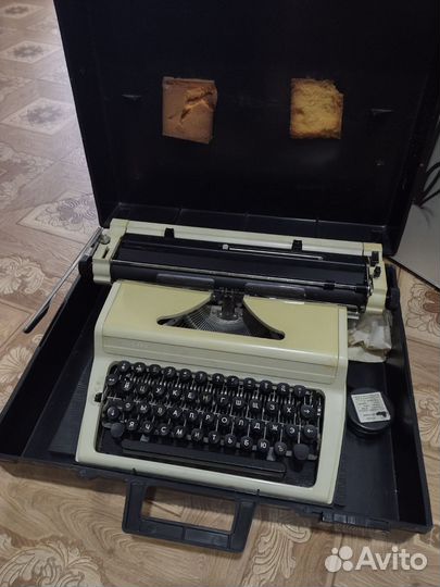 Пишущая машина 