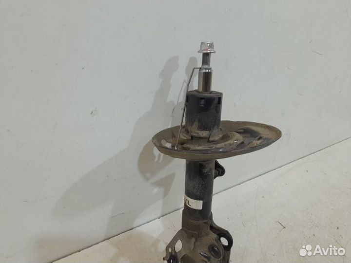 Амортизатор передний левый Toyota Camry V70 2018