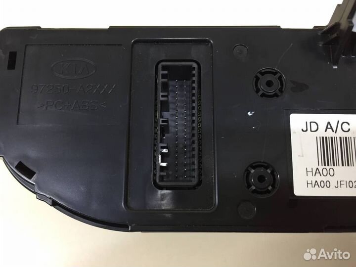 Блок управления климатической установкой Kia Ceed