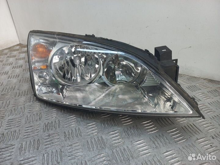 Фара Ford Mondeo 3 (2000-2007)