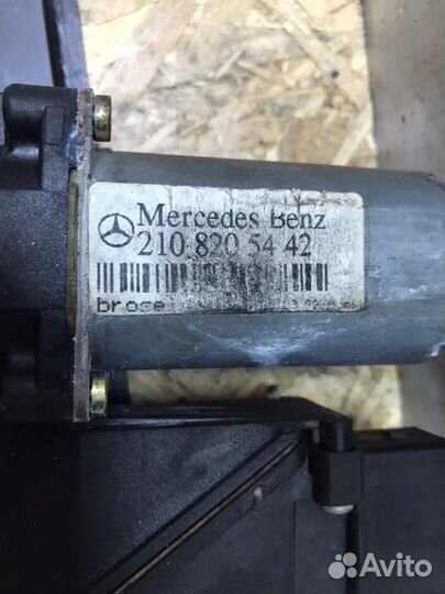 Стеклоподъемник задний правый Mercedes-Benz E55