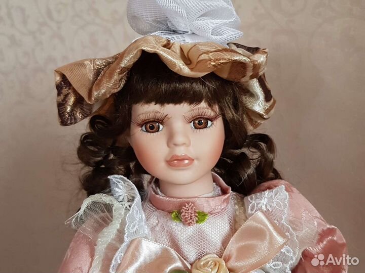 Кукла фарфоровая коллекционная 30см