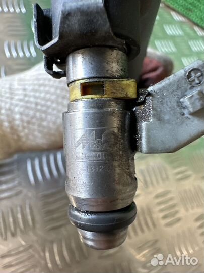 Форсунка топливная Renault Megane 1 1.6 K4M