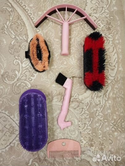 Набор щеток для лошади