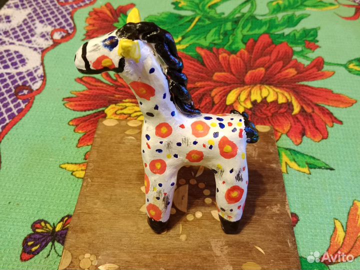 Конь из глиныручная работа