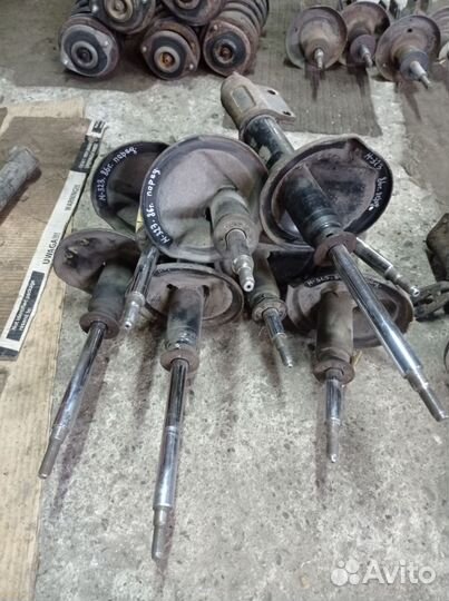 Амортизаторы передние Мазда 323, 1986 год