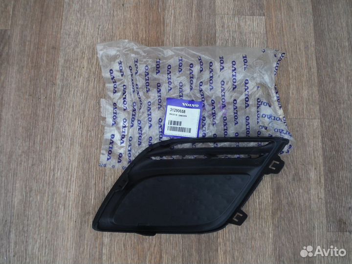 Накладка птф правая Volvo XC60 2013