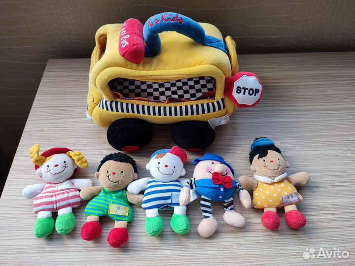Развивающая игрушка школьный автобус с ученикпми