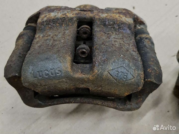 Суппорт тормозной передний Renault 19 Рено 19