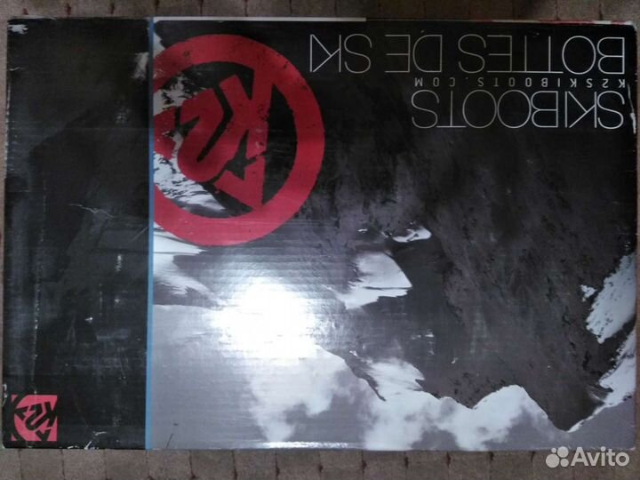 Новые горнолыжные ботинки + шлем + очки