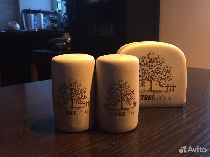 Набор солонка, перечница и салфетница