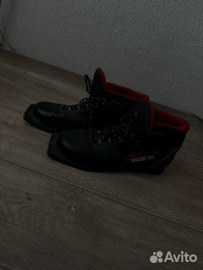 Лыжные ботинки