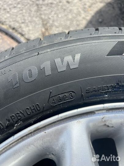 Kumho Ecsta HS52 225/55 R17