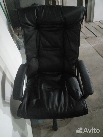 Компьютерное кресло руководителя