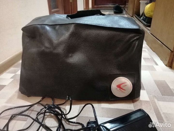 Швейная машина 