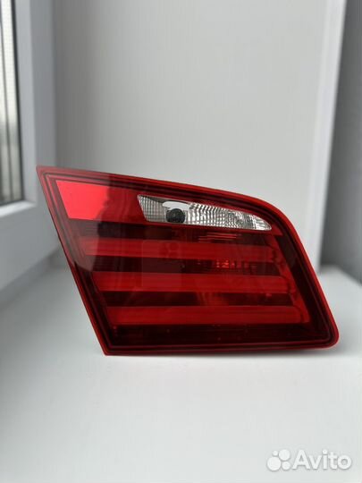 Фонарь задний в крышку багажника bmw 5 f10