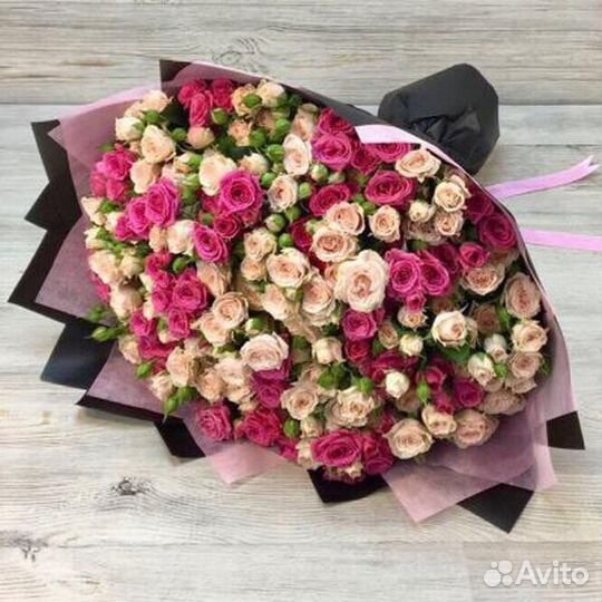 Букет кустовых роз