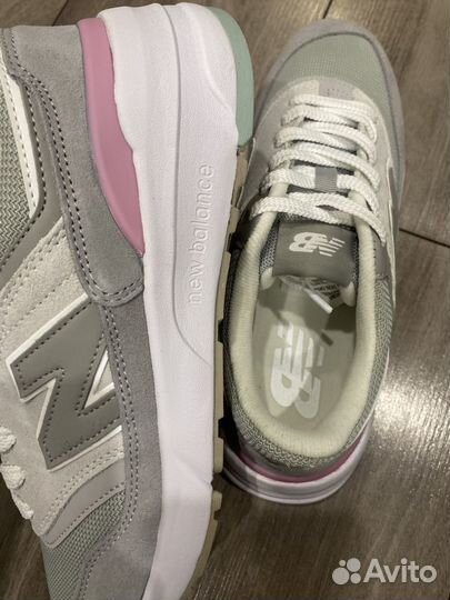 Новые кроссовки new balance 40 р