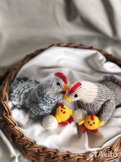 Вязаная игрушка курочки