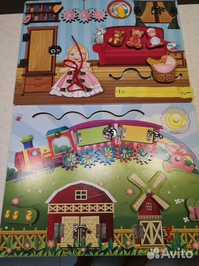 Игрушка развивающая (бизиборд)