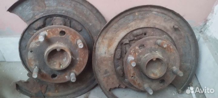 Ступица задняя и щиток ручного тормоза для Эпика